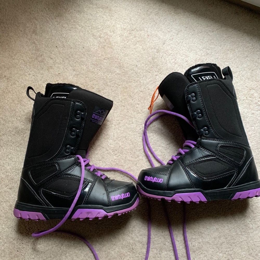 Thirty Two brand snowboarding boots NEW